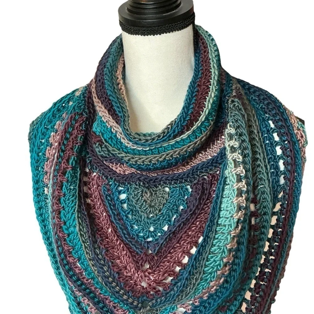 Handcrafted Crochet Cowl Neck Scarf With Fringe New Handmade‎ by Seller Knit